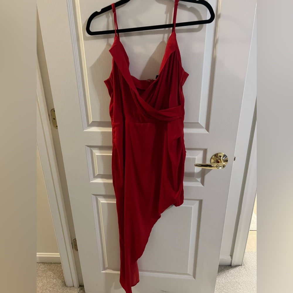 Red asymmetrical cocktail dress - Lulu’s - Size large